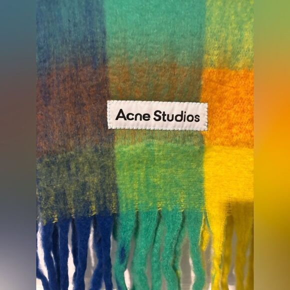 Acne studios scarf NWOT - Picture 3 of 4